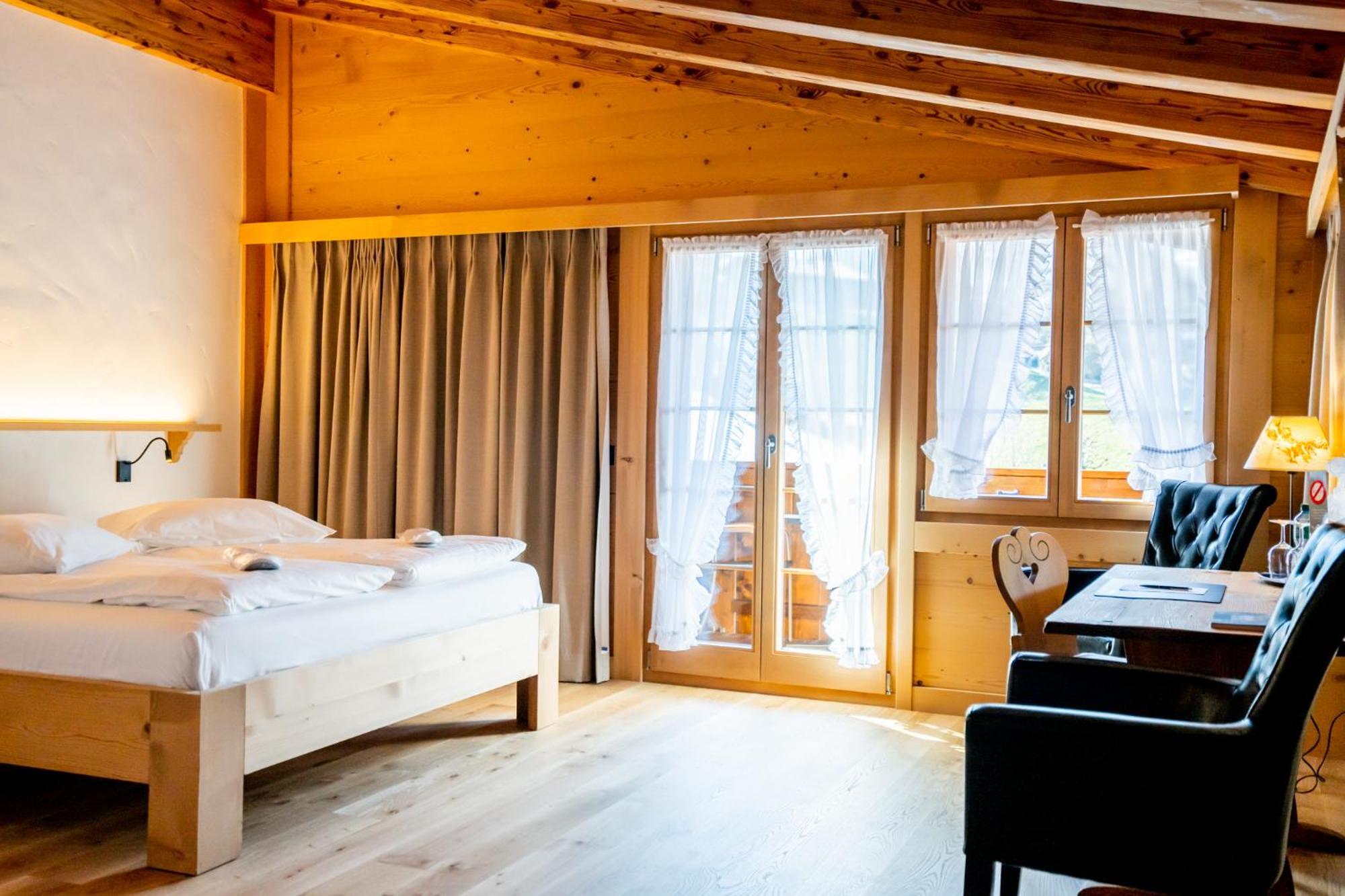 Posthotel Roessli Gstaad Bagian luar foto