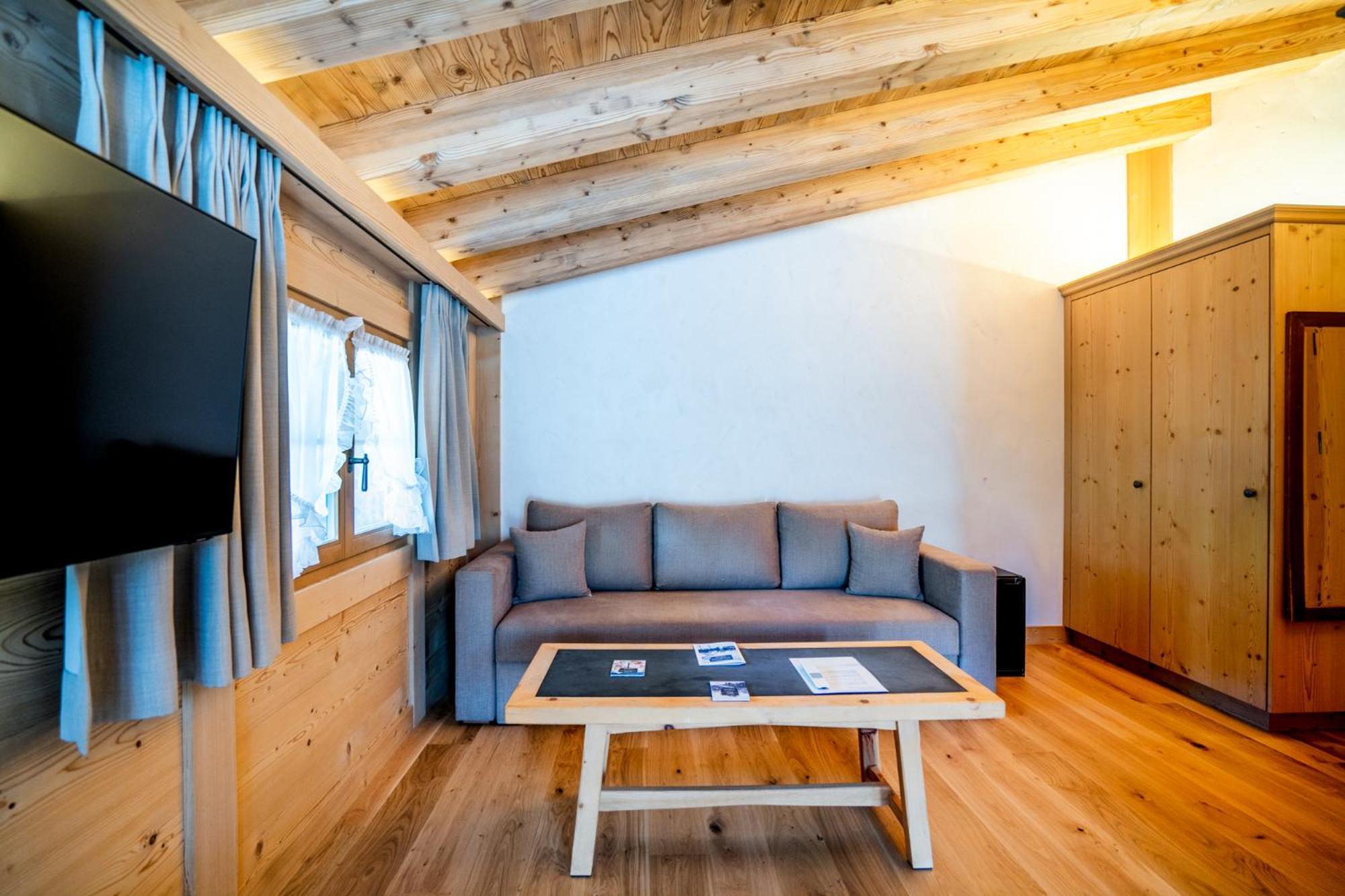 Posthotel Roessli Gstaad Bagian luar foto