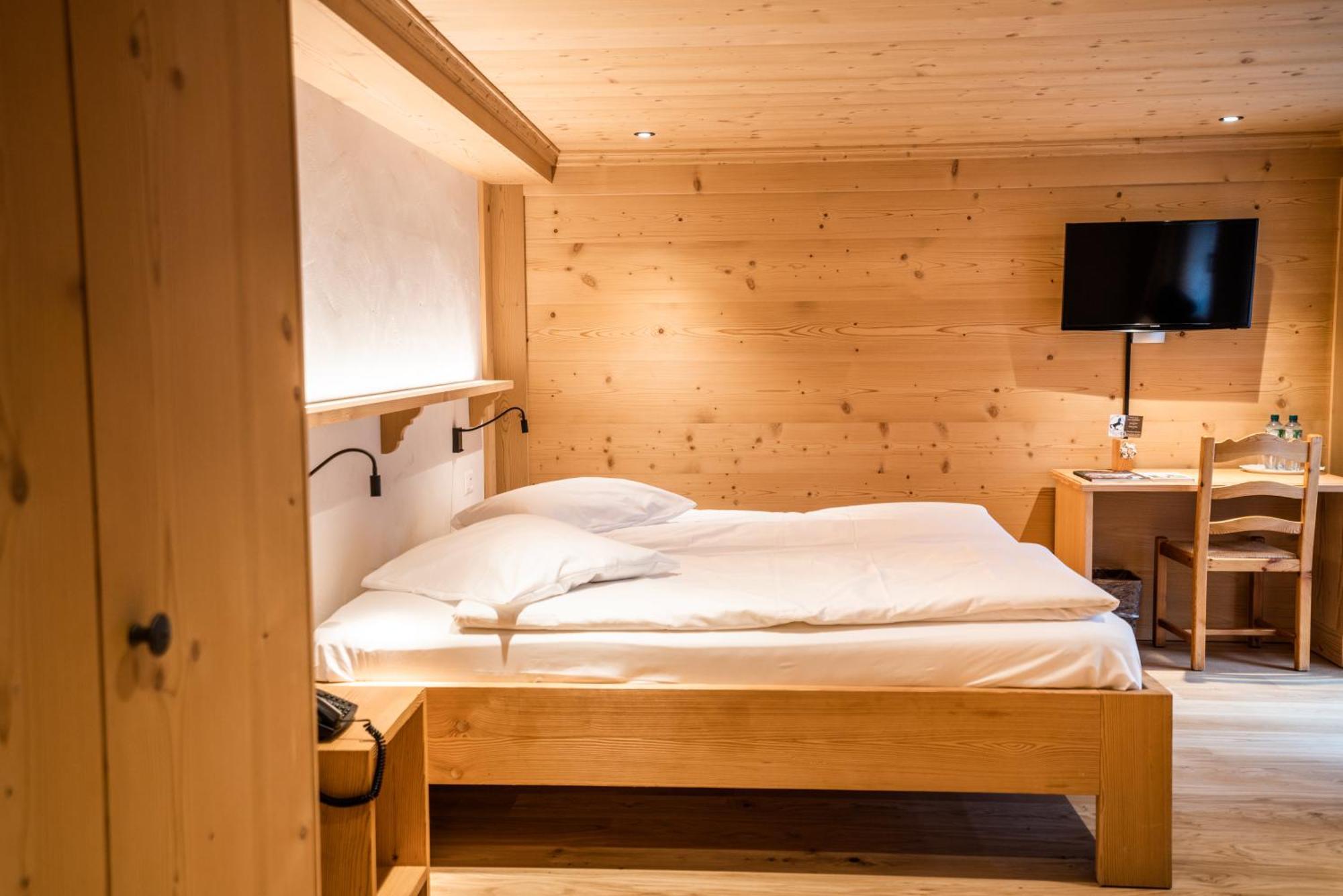Posthotel Roessli Gstaad Bagian luar foto