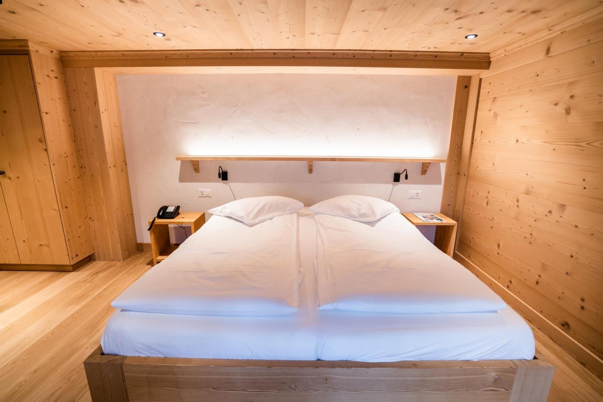 Posthotel Roessli Gstaad Bagian luar foto