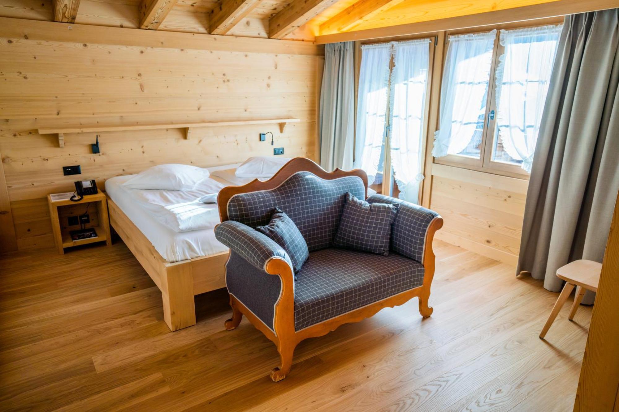 Posthotel Roessli Gstaad Bagian luar foto
