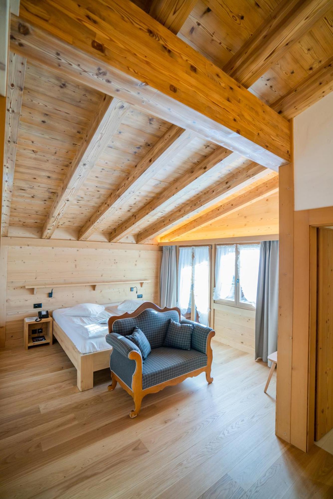 Posthotel Roessli Gstaad Bagian luar foto