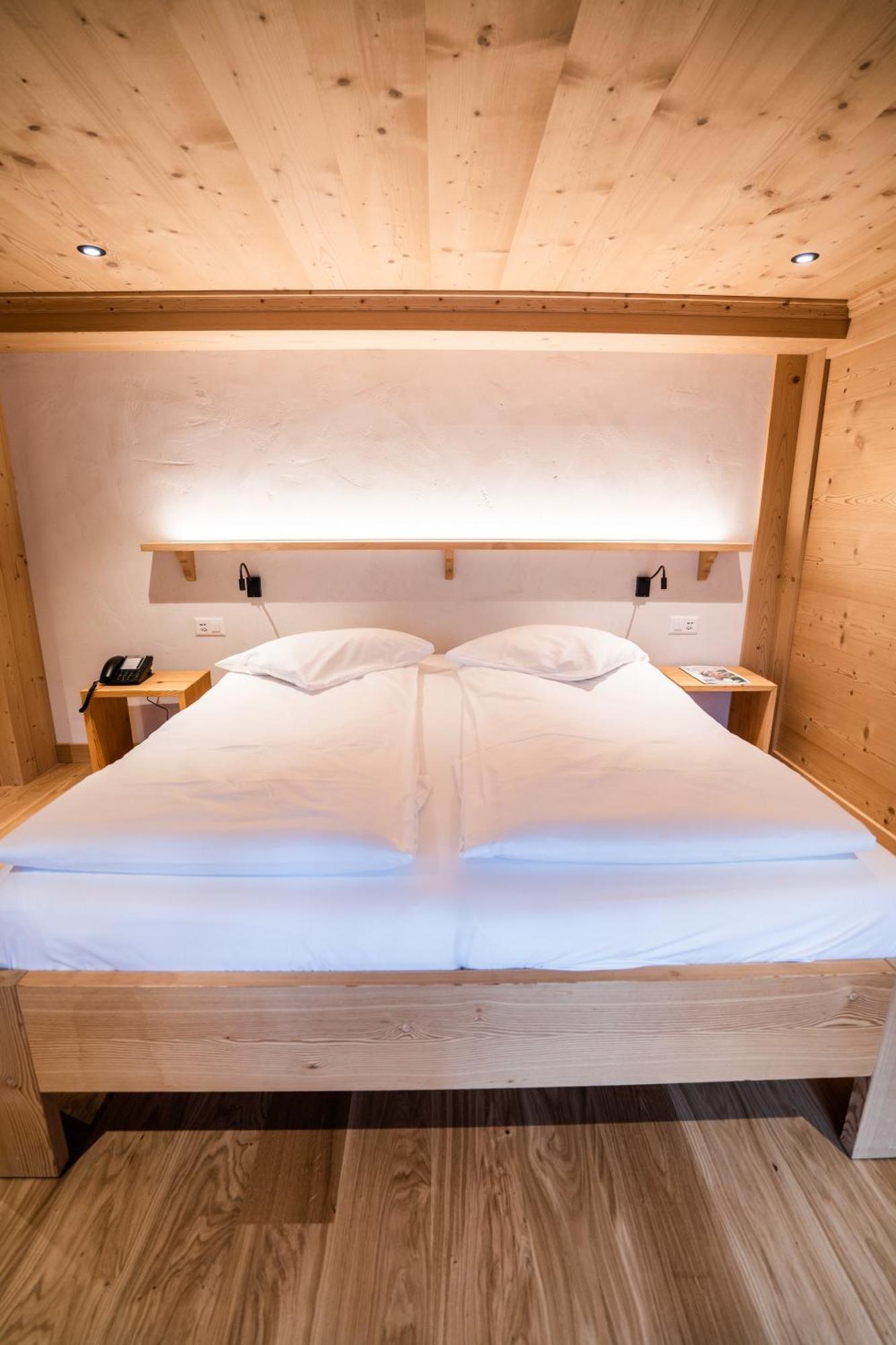 Posthotel Roessli Gstaad Bagian luar foto