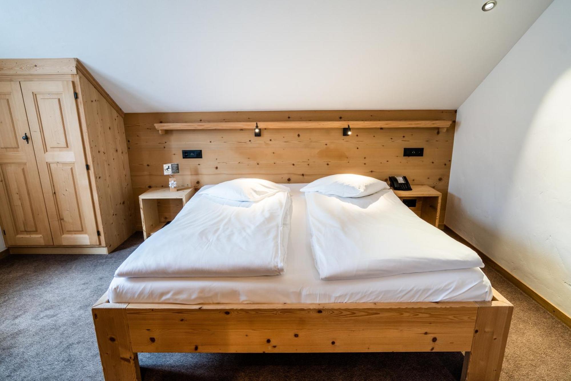 Posthotel Roessli Gstaad Bagian luar foto