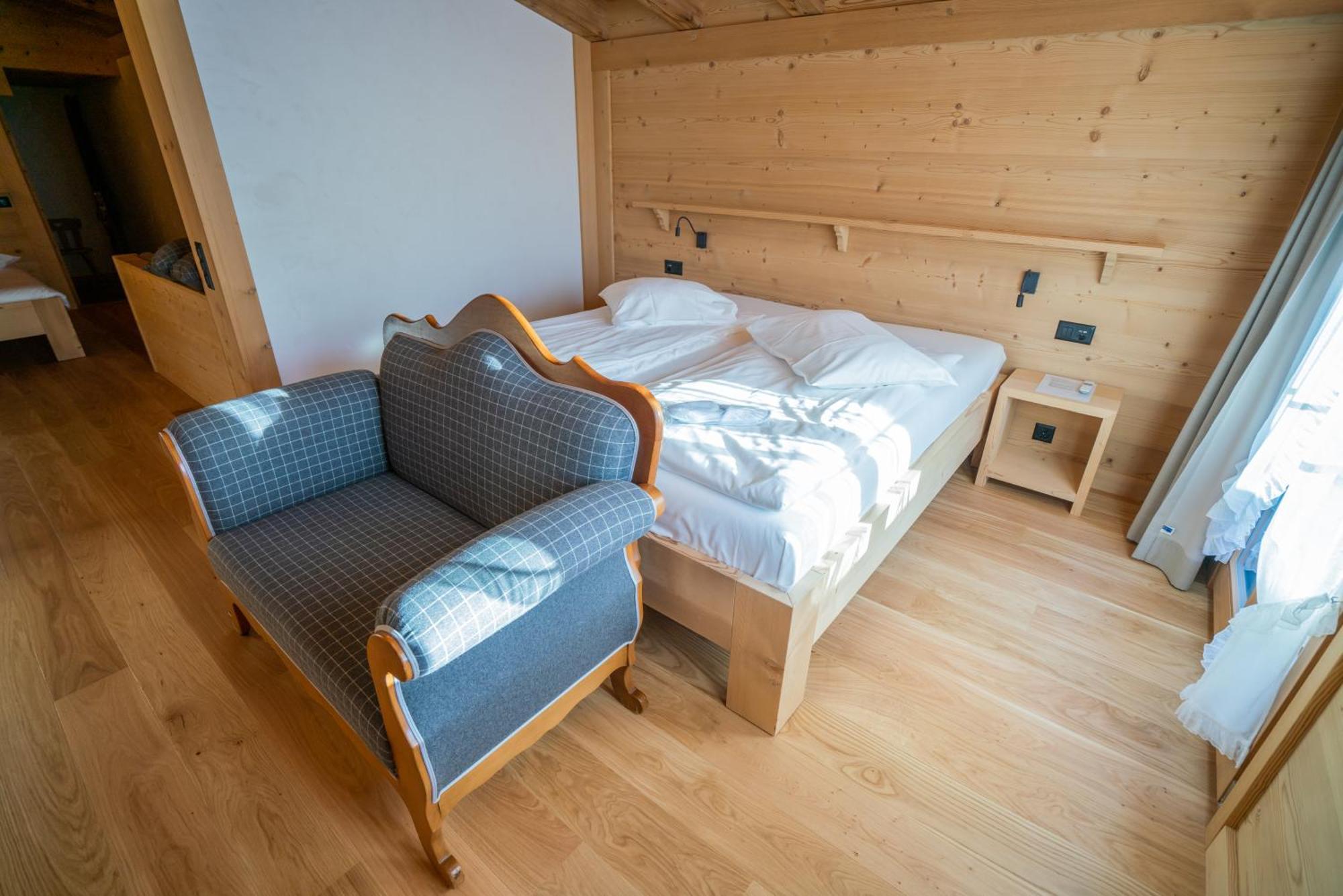 Posthotel Roessli Gstaad Bagian luar foto