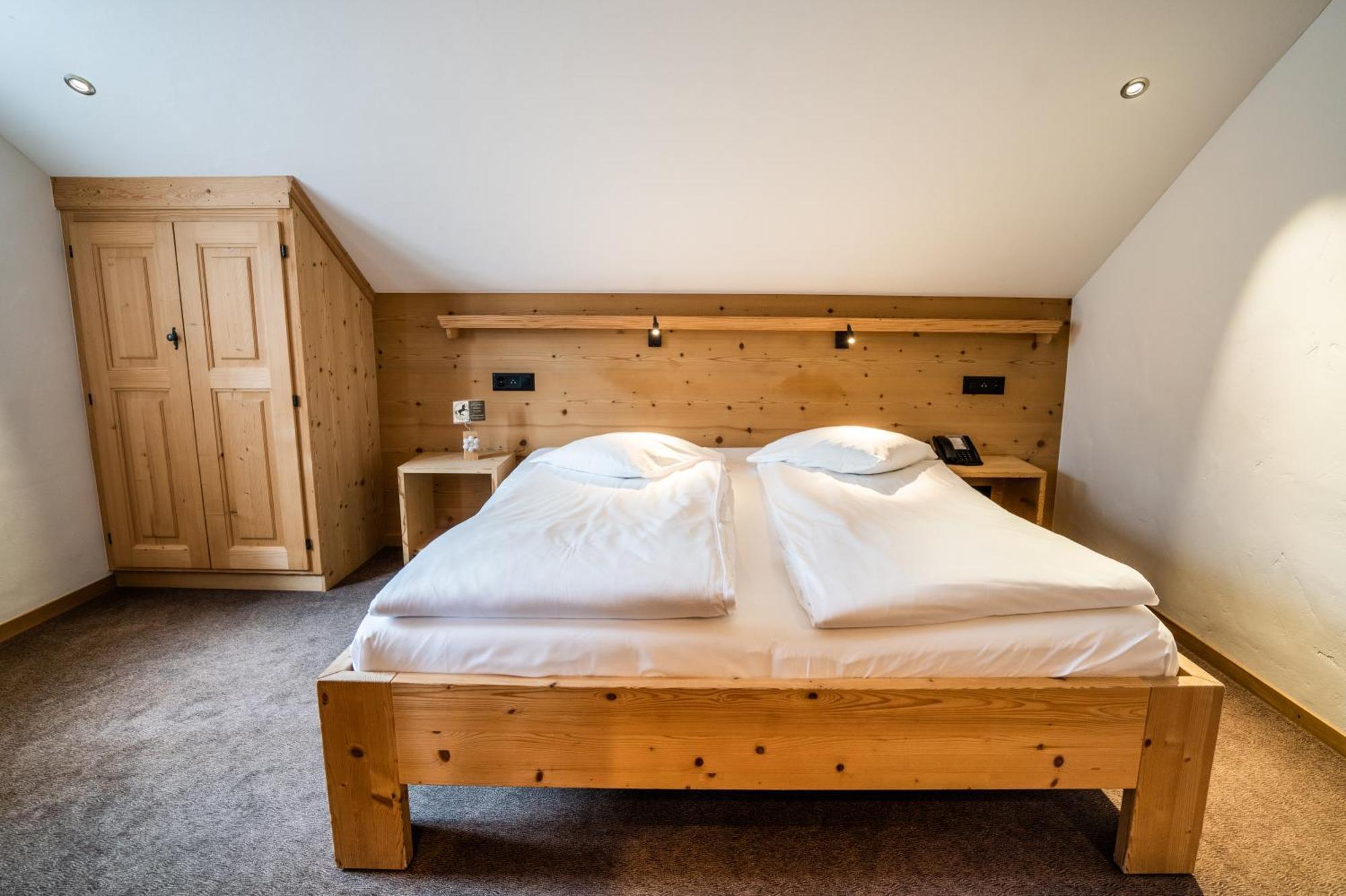 Posthotel Roessli Gstaad Bagian luar foto