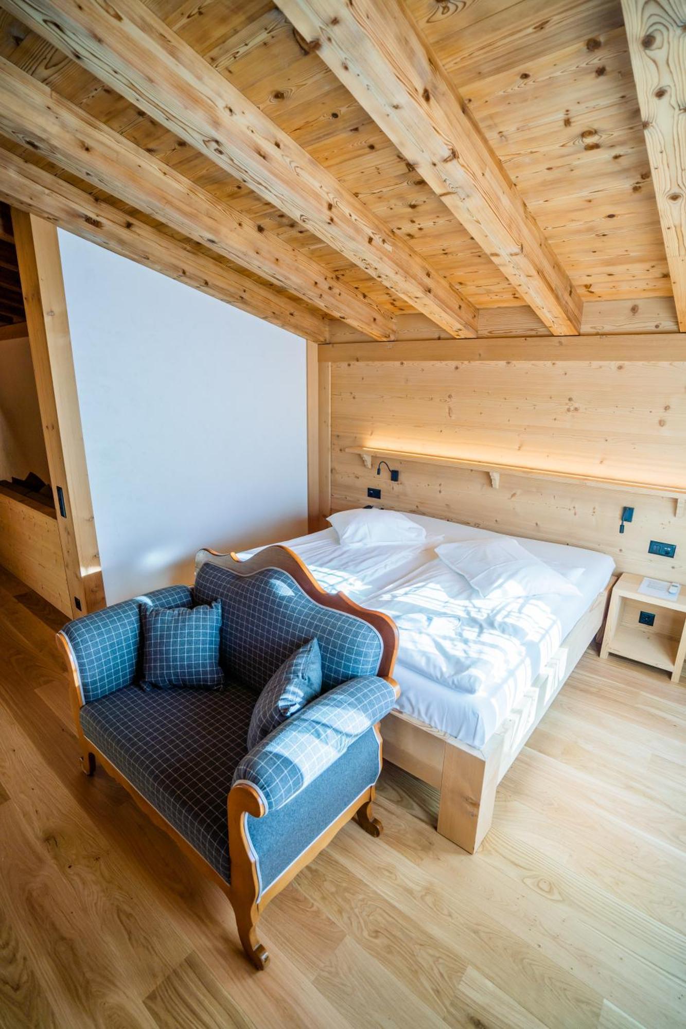 Posthotel Roessli Gstaad Bagian luar foto