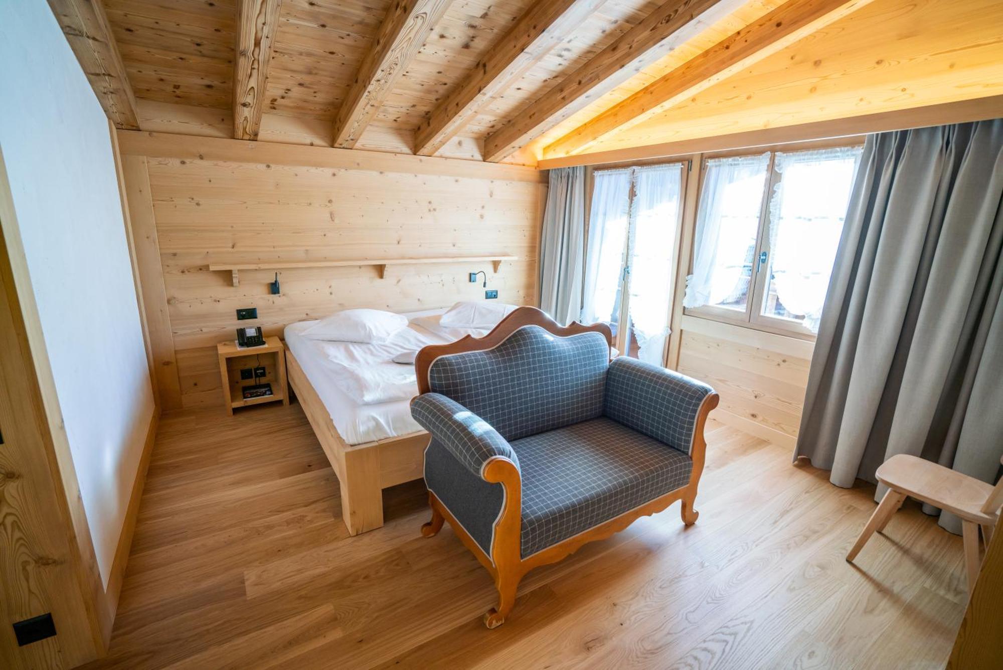 Posthotel Roessli Gstaad Bagian luar foto